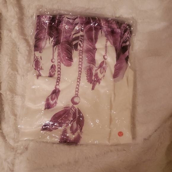 Tops - Picture 3 of 3